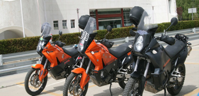 Round Yamdrok & Everest Motorcycle Tour