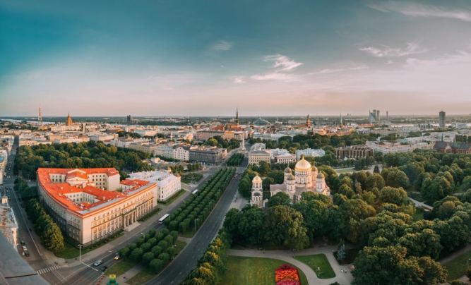 discover-riga-panorama-latvia-travel
